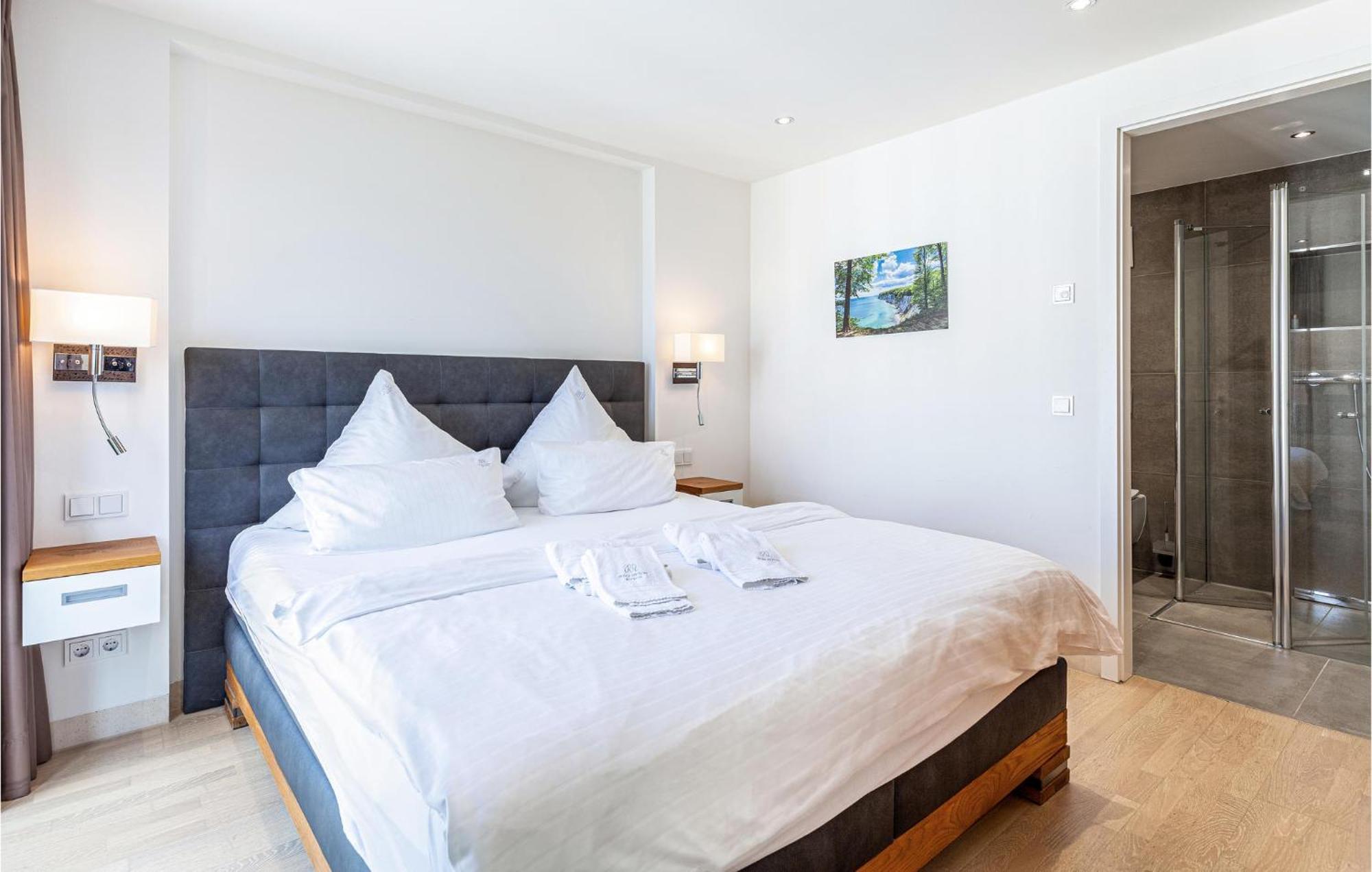 Penthouse Garden Apartment Binz Bagian luar foto