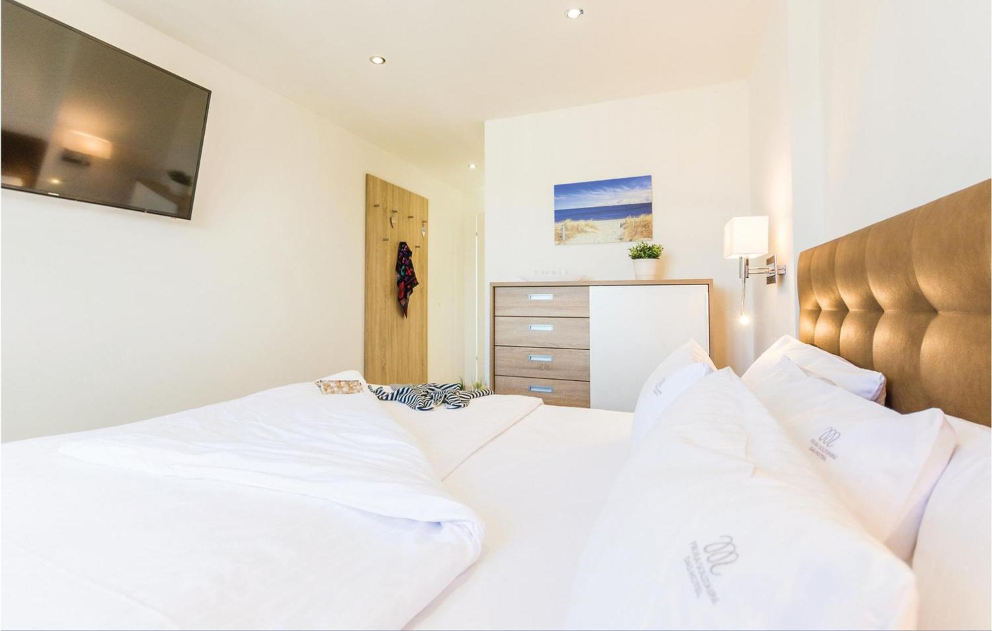Penthouse Garden Apartment Binz Bagian luar foto